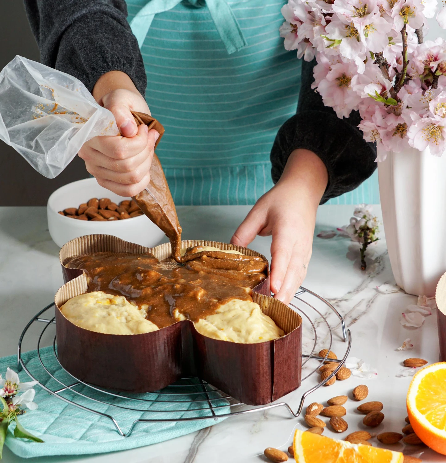 Italian Traditional Handmade Orange and Chocolate Colomba Made in Italy - Easter Cake - Ideal Gift -