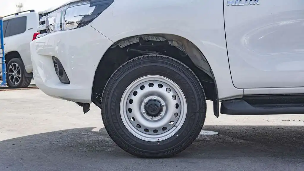 Hilux Double Cab DLX 2.4L Diesel Automatic LHD