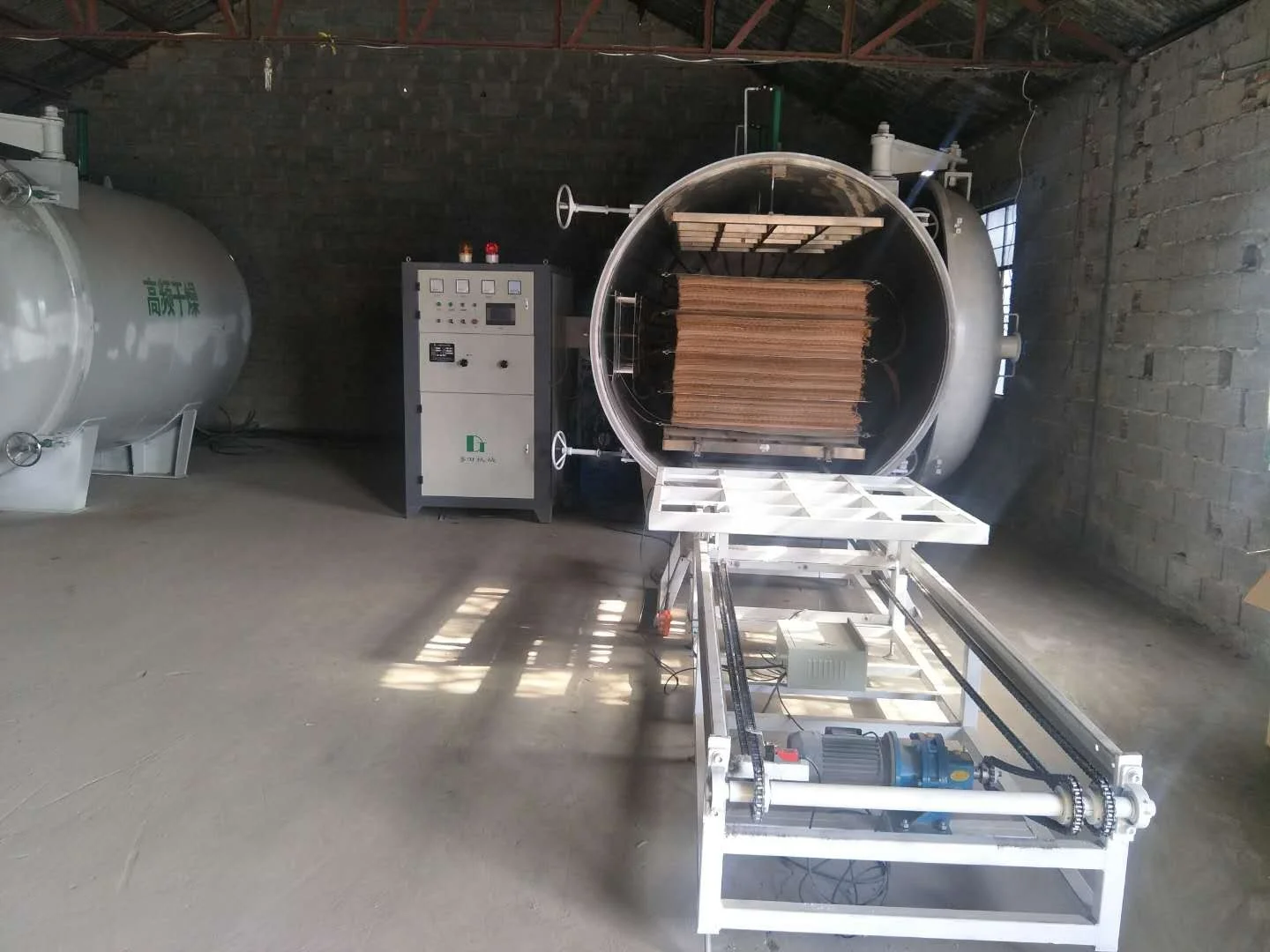 Low price fast drying hf vacuum wood dryer