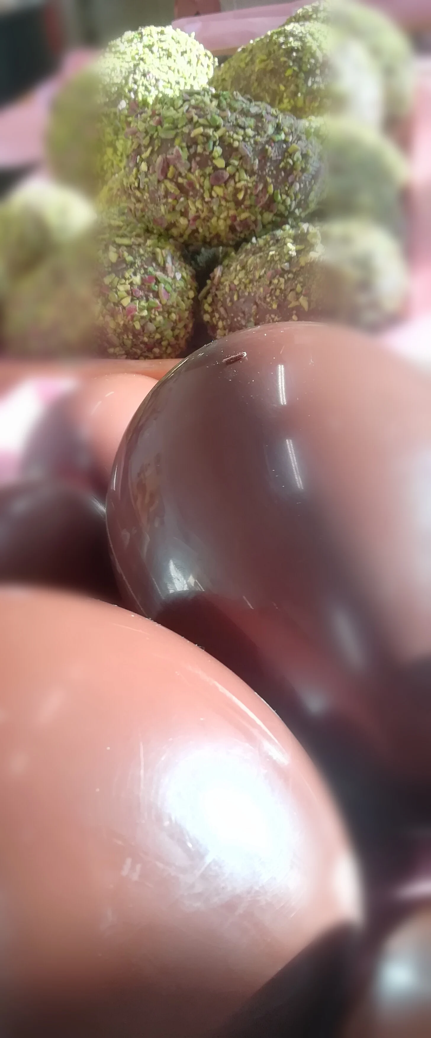 
Italian Product Easter Egg 350gr Milk Chocolate Pistachios 