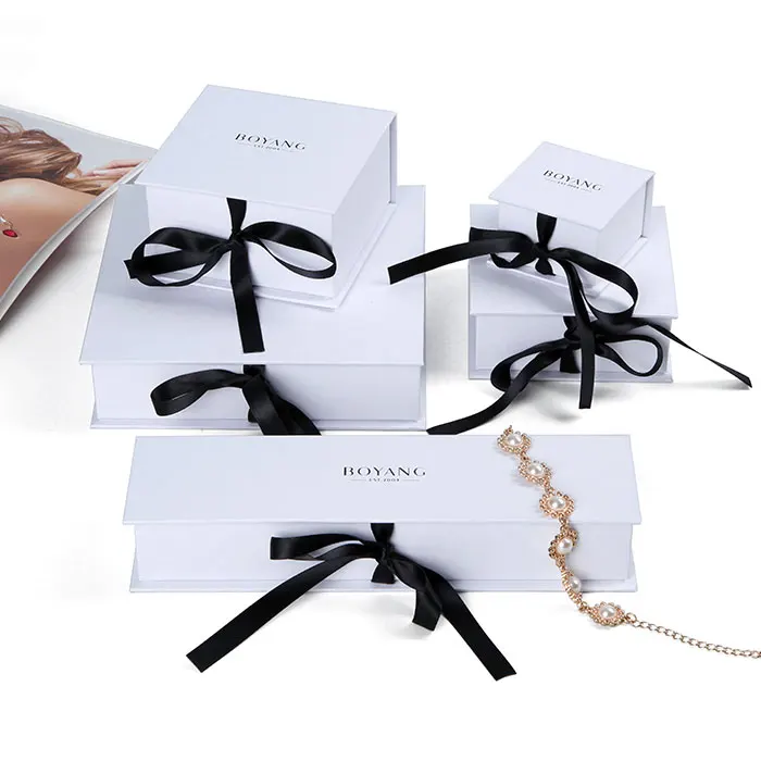 
luxury european women white Gift Box Earrings Jewelry Box packaging with ribbon 