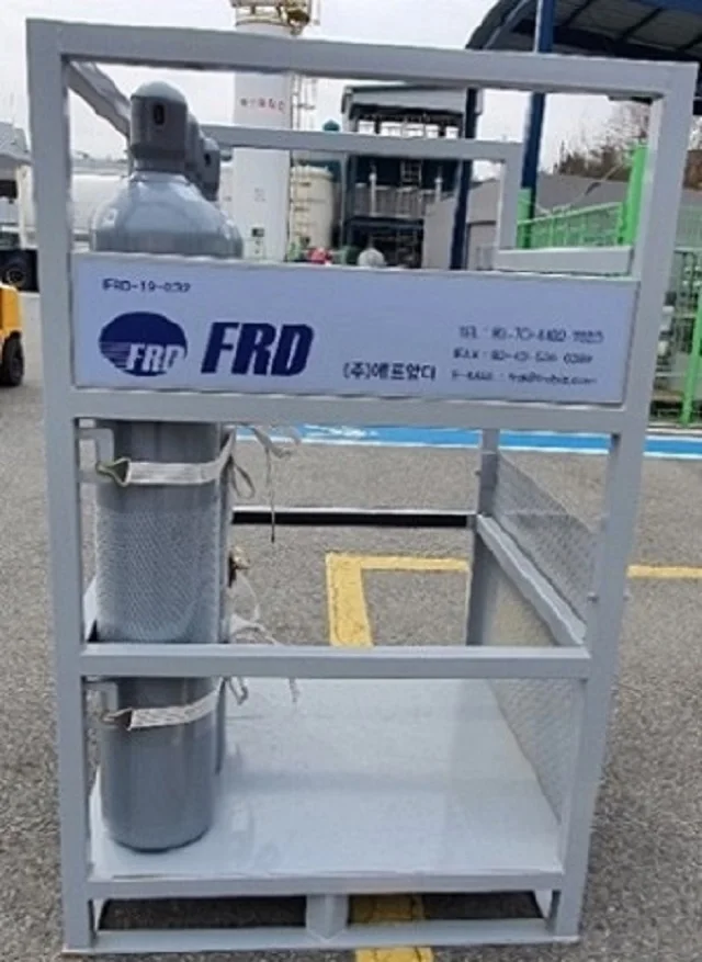 Reliable high purity compressed Xenon gas rare gases