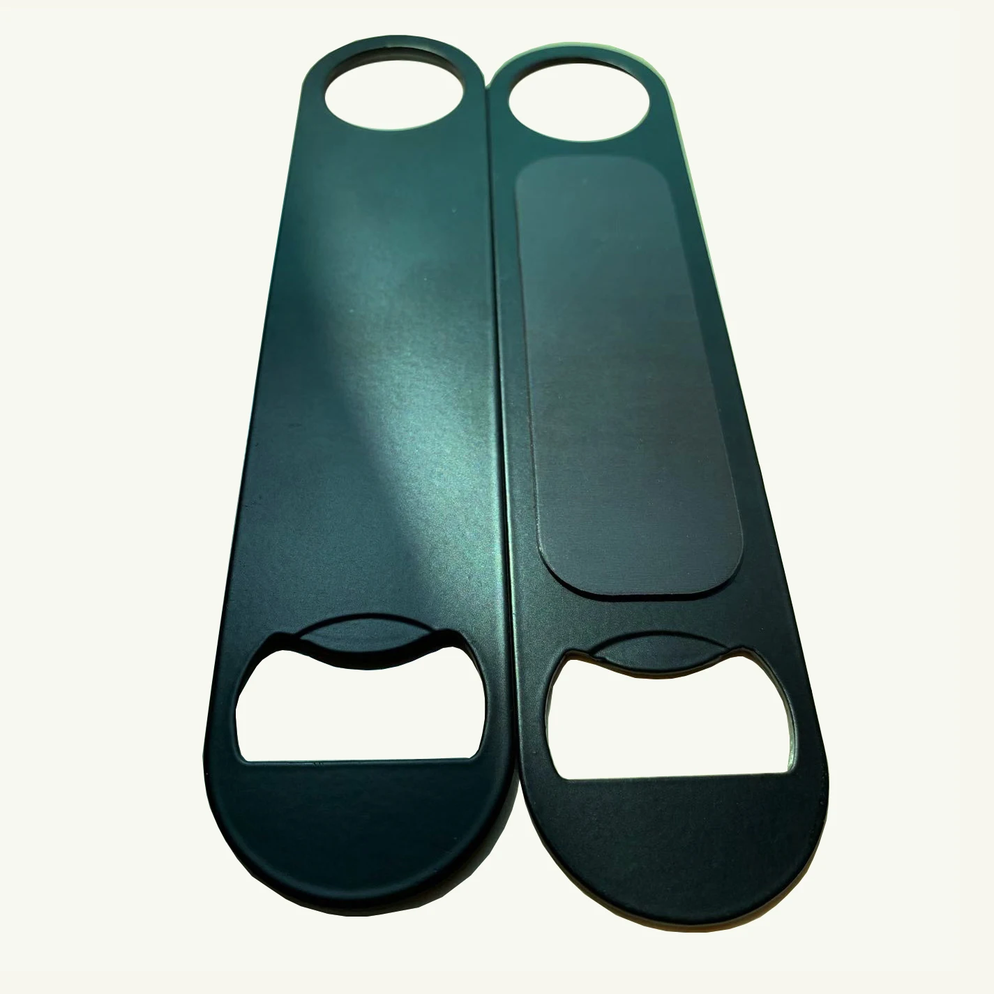 Магнитная открывалка для бутылок из нержавеющей стали с черным порошковым покрытием