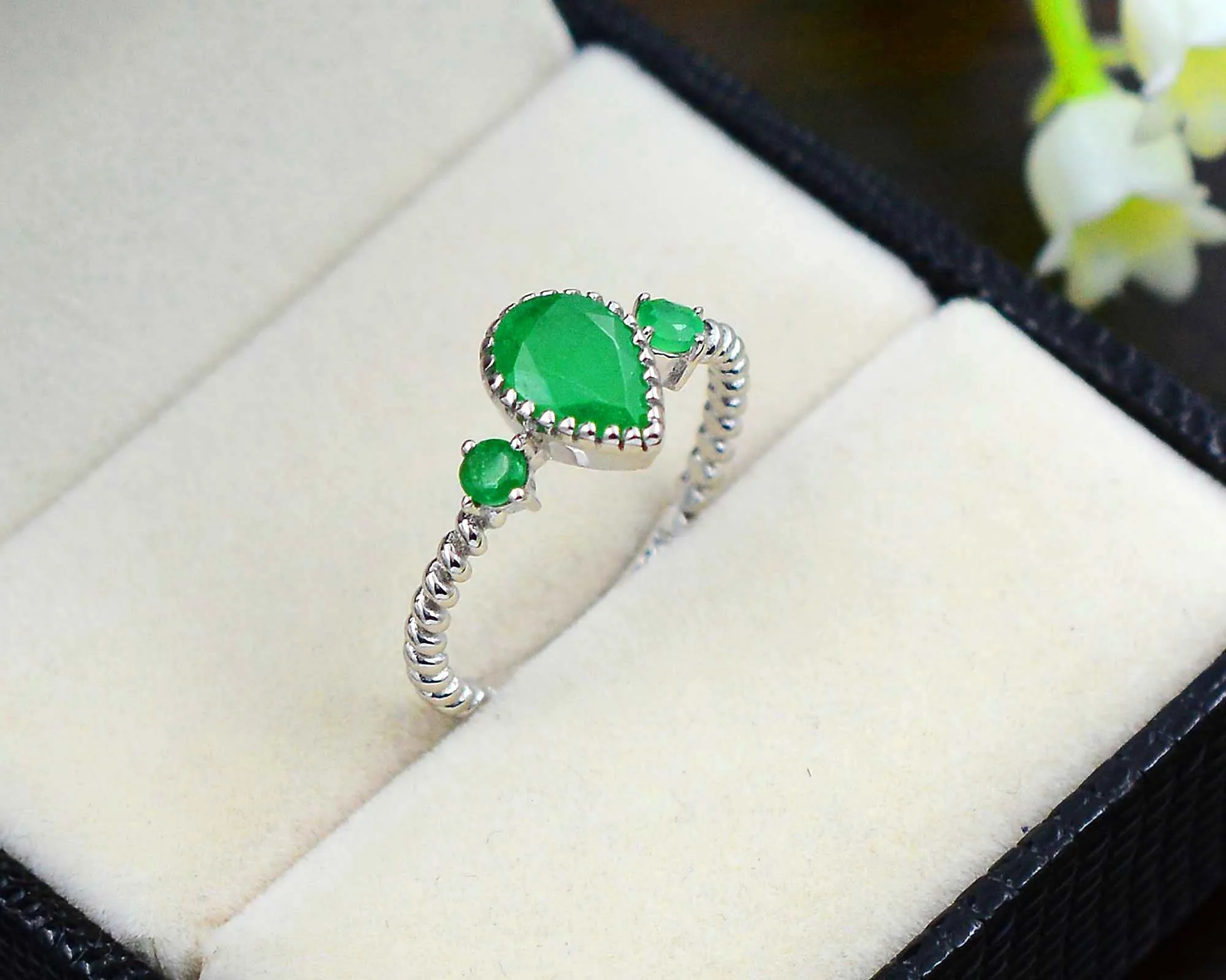 Драгоценный Изумруд 6x9 мм грушевидный натуральный драгоценный камень Стерлинговое Серебро 925 пробы кольцо ручной работы для женщин от огромного поставщика из Индии