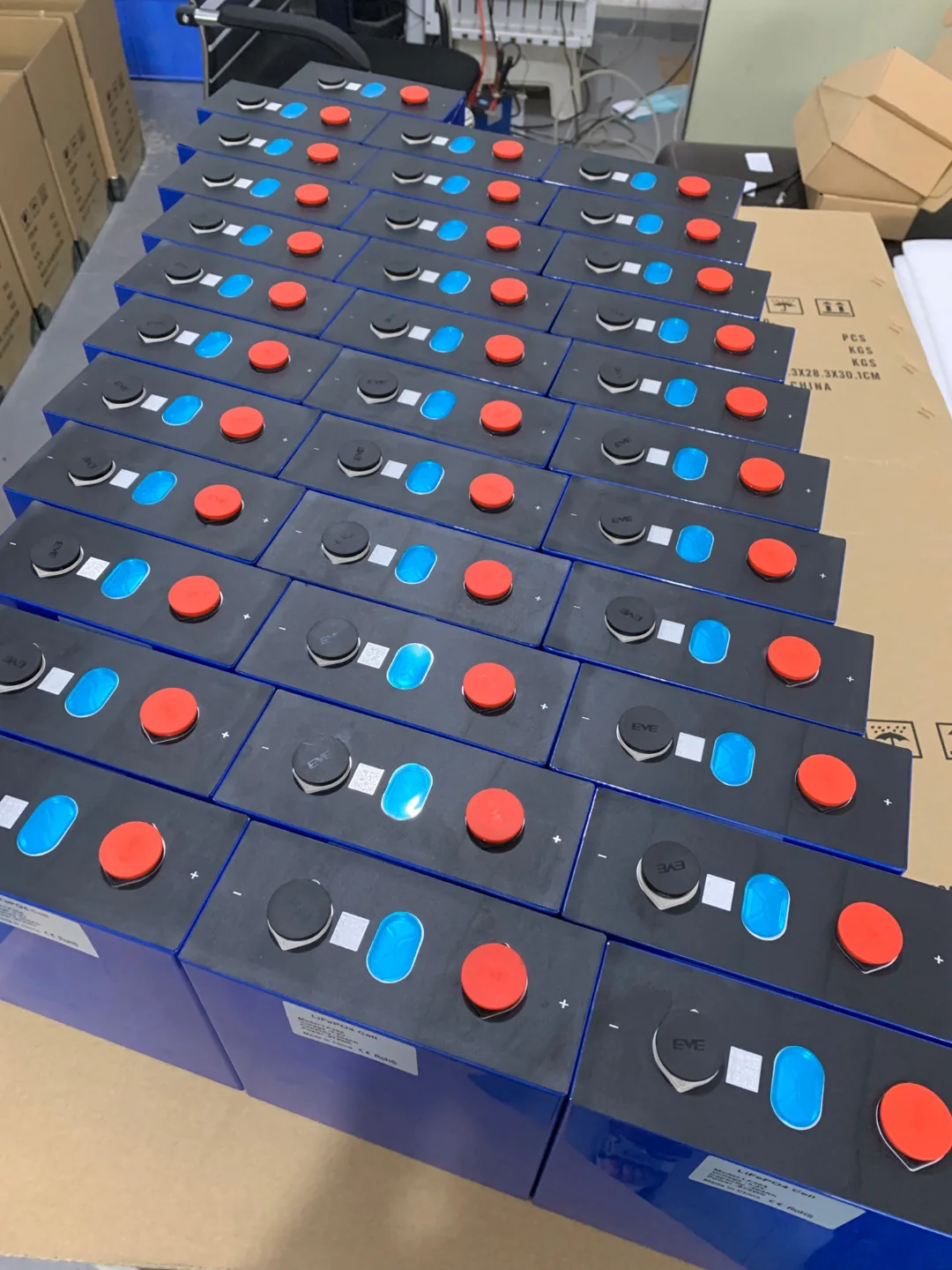 Продажа с завода литий-ионная батарея Lifepo4 12 В 304ah для Rv солнечной системы