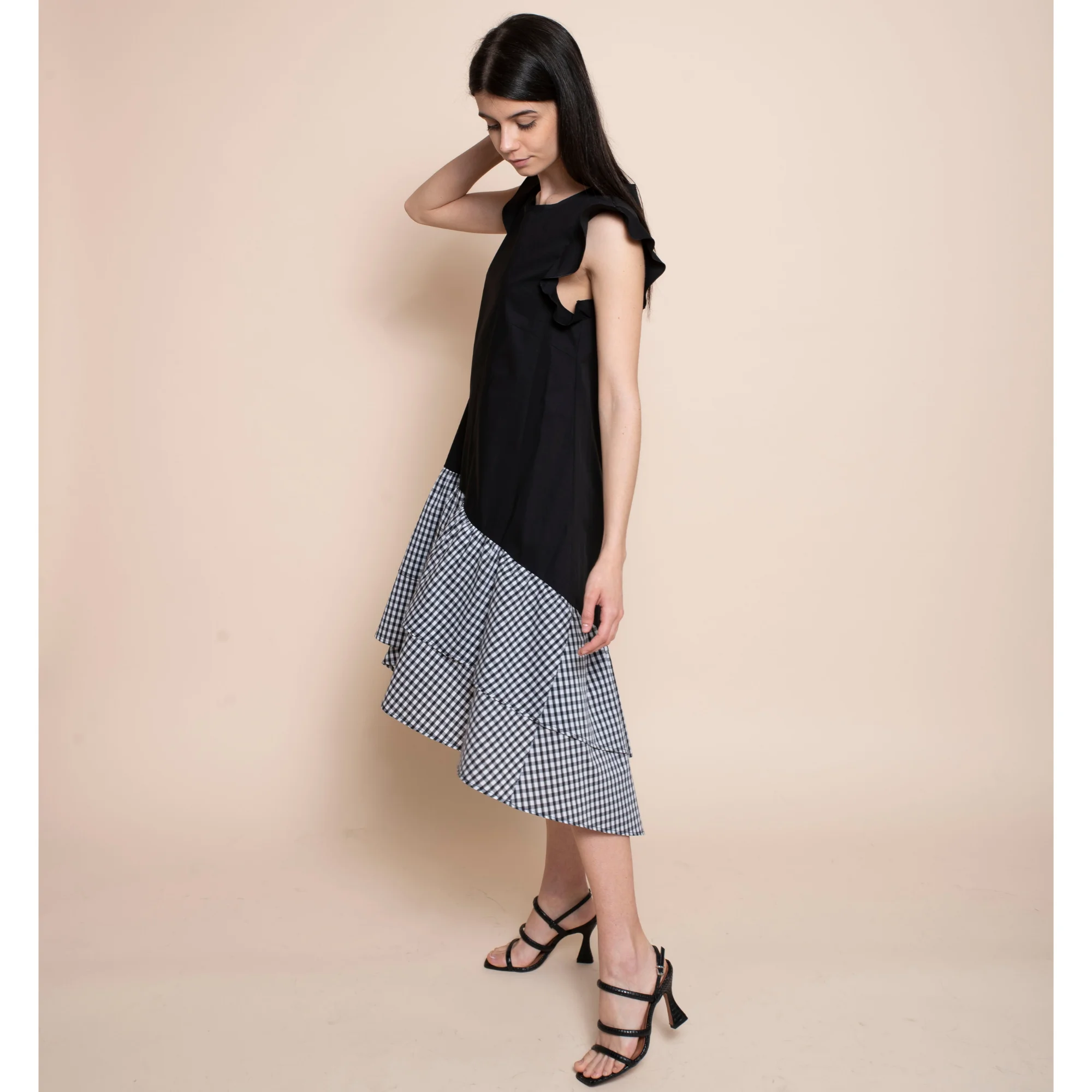 Best Italian quality  long round neck dress with wing sleeves, double flounce on the two-tone bottom, curled and rounded. Fo