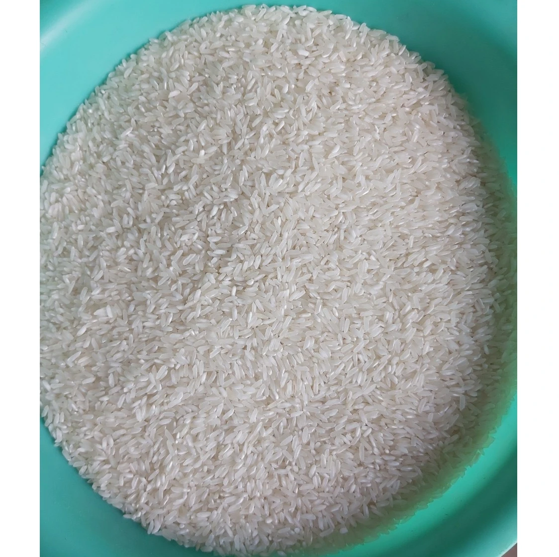 Best Selling Made in Viet Nam Jasmine Rice 5% Broken with Soft Texture and Perfume Sweet Kind 100% Natural