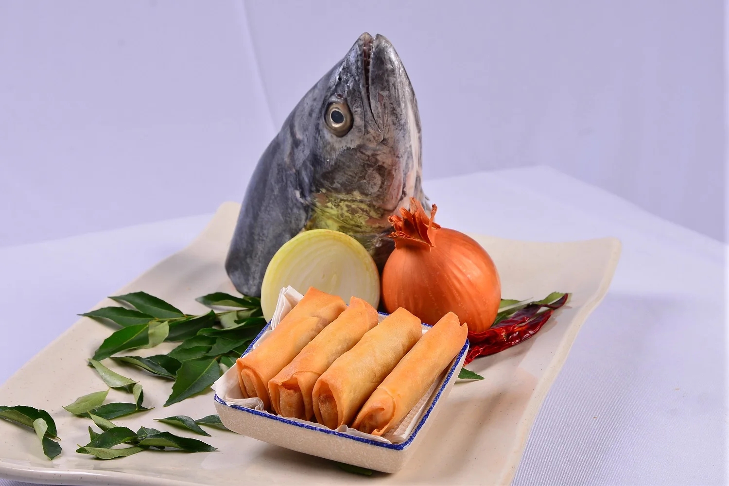 Горячая Распродажа готовые к употреблению Хрустящие рулоны Halal Lazat Otak-otak Gulung-nyuzunkunyit 12 (275 г X 24 кв. М) Замороженные продукты