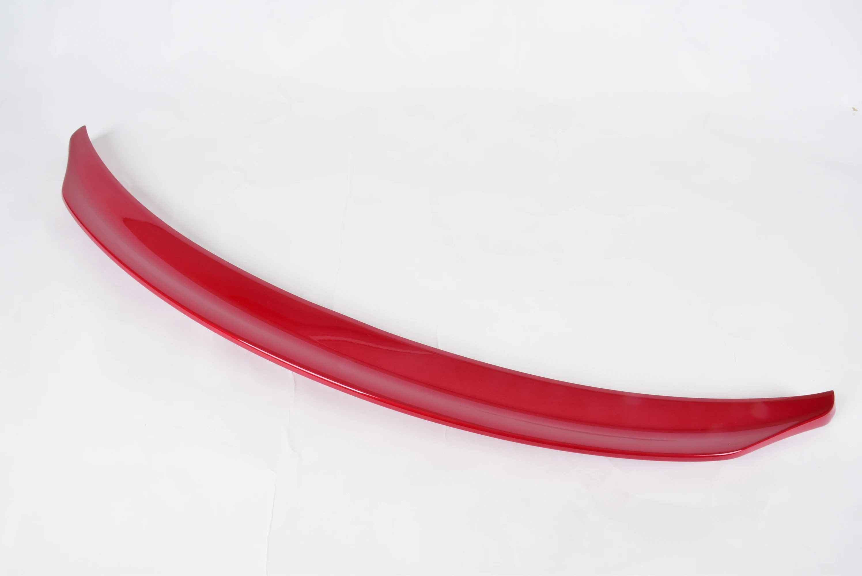 Красный цветной спойлер для губ TESLA MODEL 3