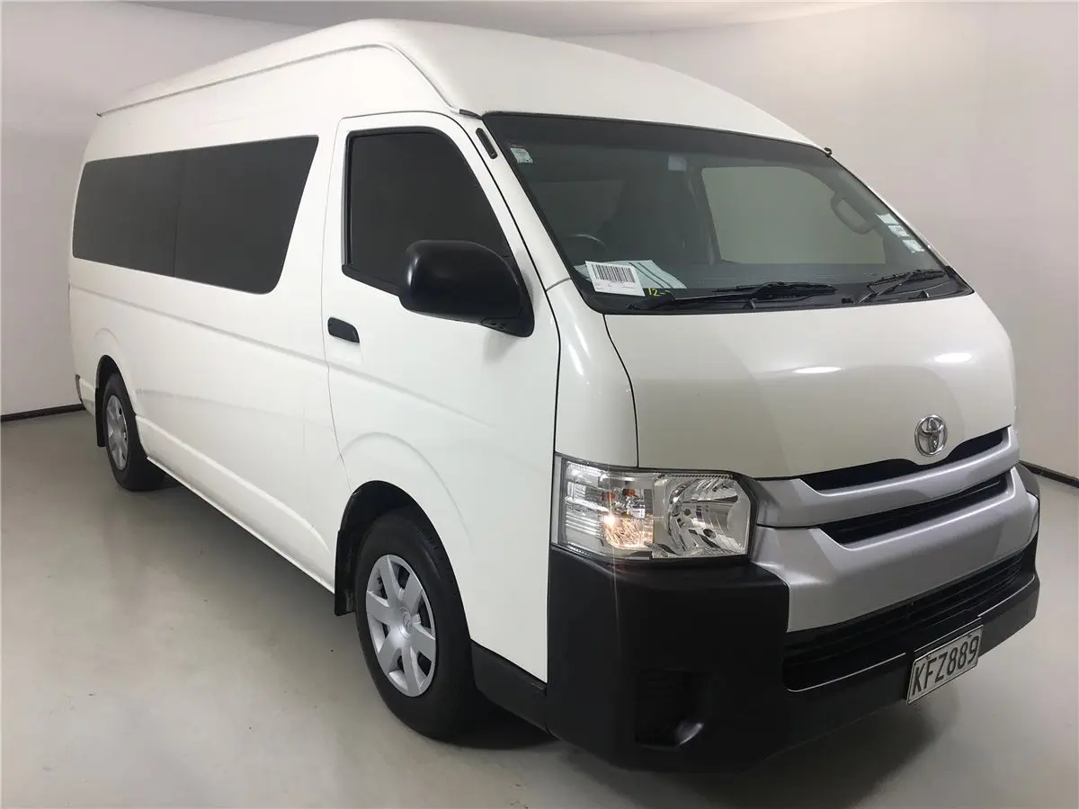 Доступны автобусы Toyota