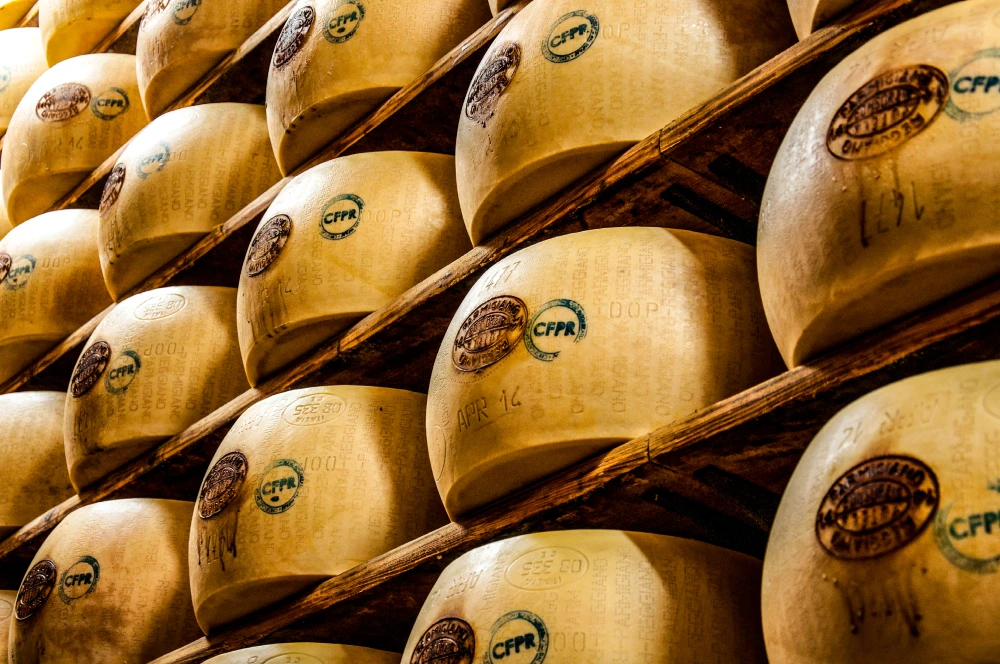  Высшее качество Parmigiano Reggiano твердый сыр 48 месяцев цельная форма