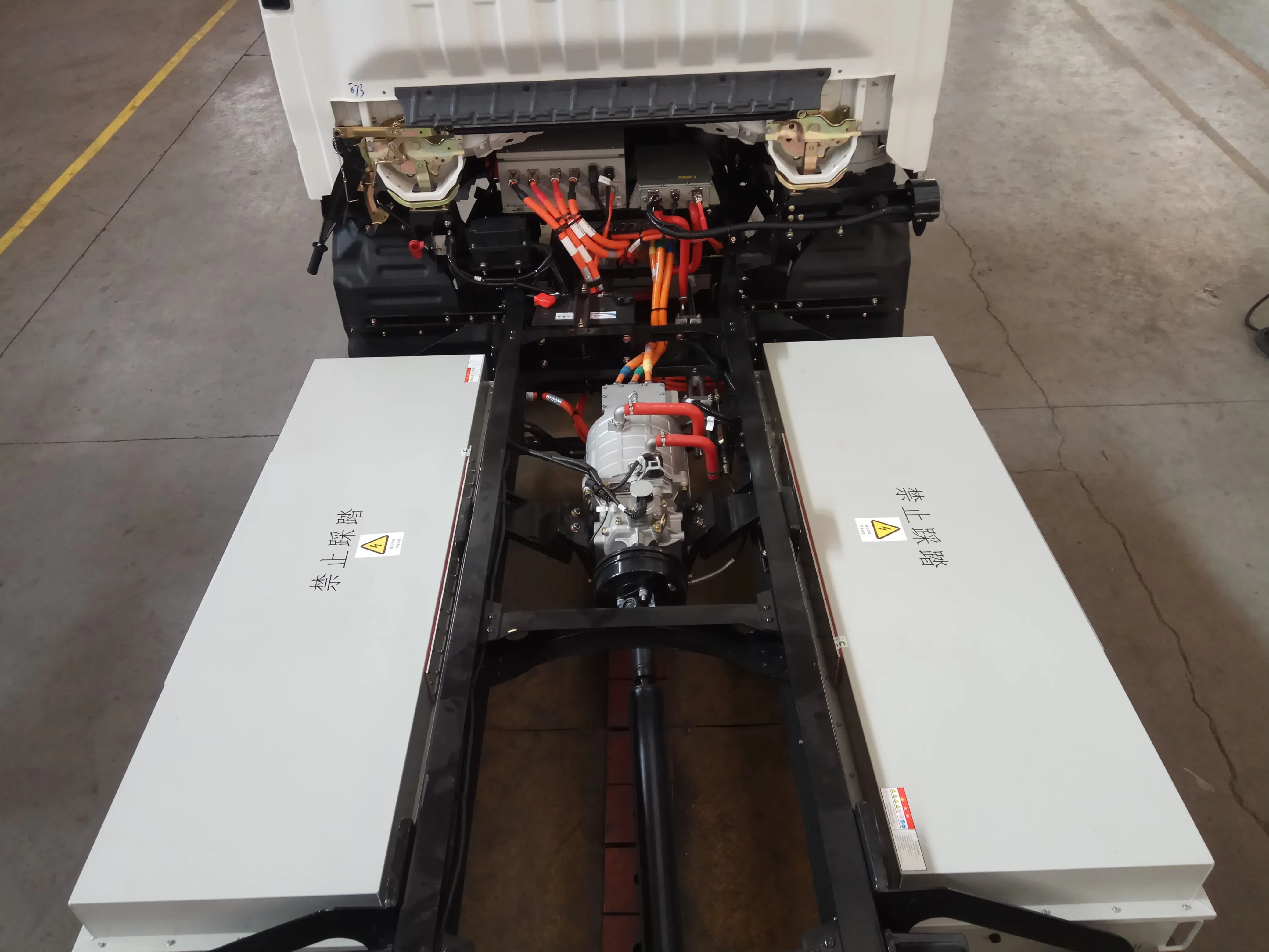 Мини-фургон RHD EV trucks logistics с правосторонним