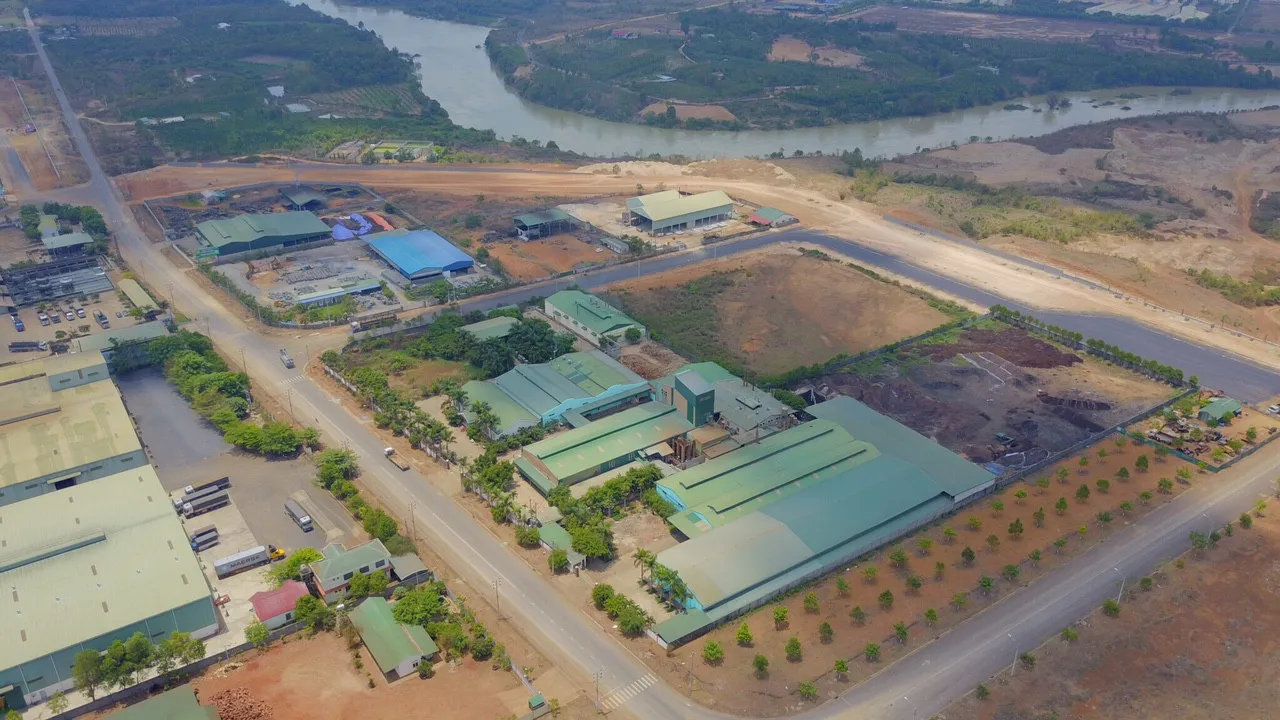 Кофейный порошок Robusta со вкусом шоколада и сливок от производителя мягкий вкус с высоким содержанием кофеина в объемной упаковке