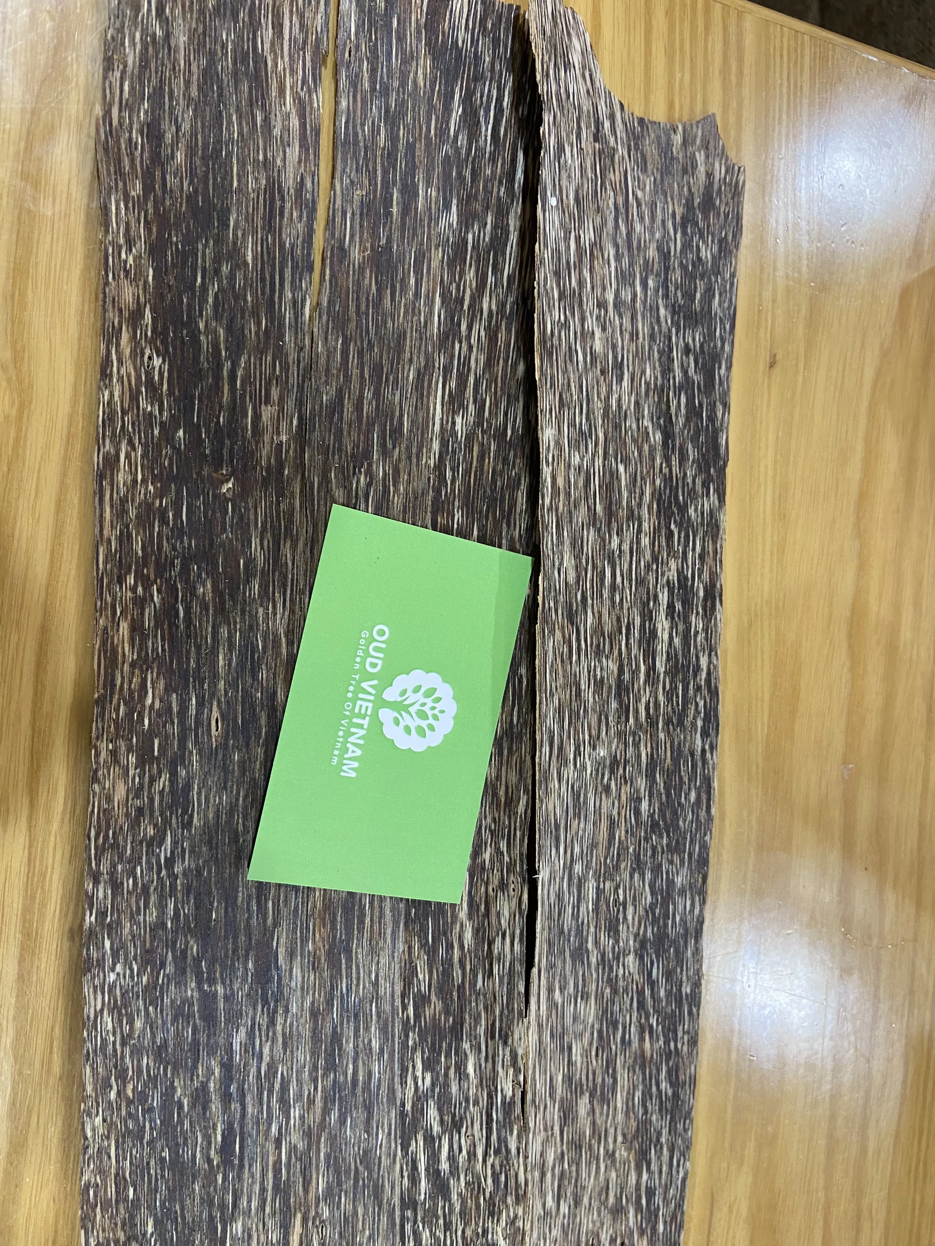 Top High Quality Brown Oud Agar Chunks Grade 3A 0.5 mm Sweet Floral Scent 100% Oud wood