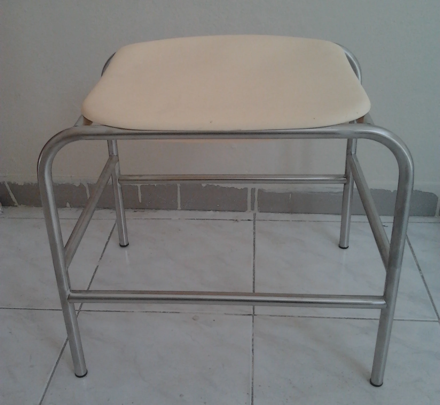 free standing shower seat2.jpg