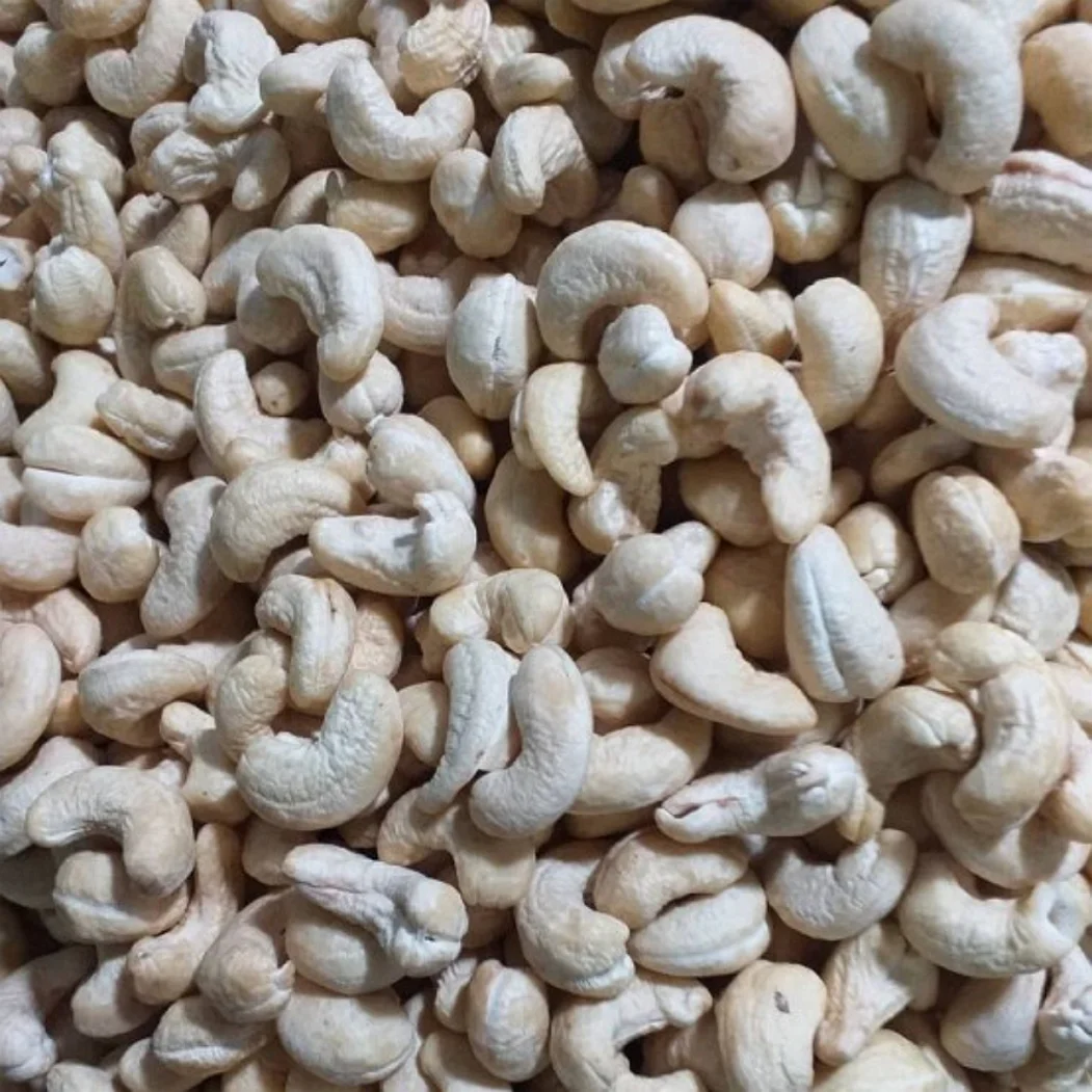 Best Price Cashew Nuts W 320 Broken (%): 5%