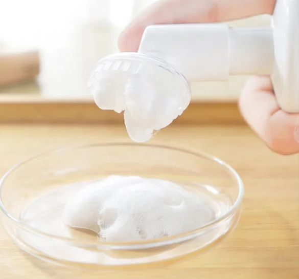 Wholesale Vitamin C facial cleanser deeply pore cleansing whitening moisturizing vegan natural oem women cleanser face wash men