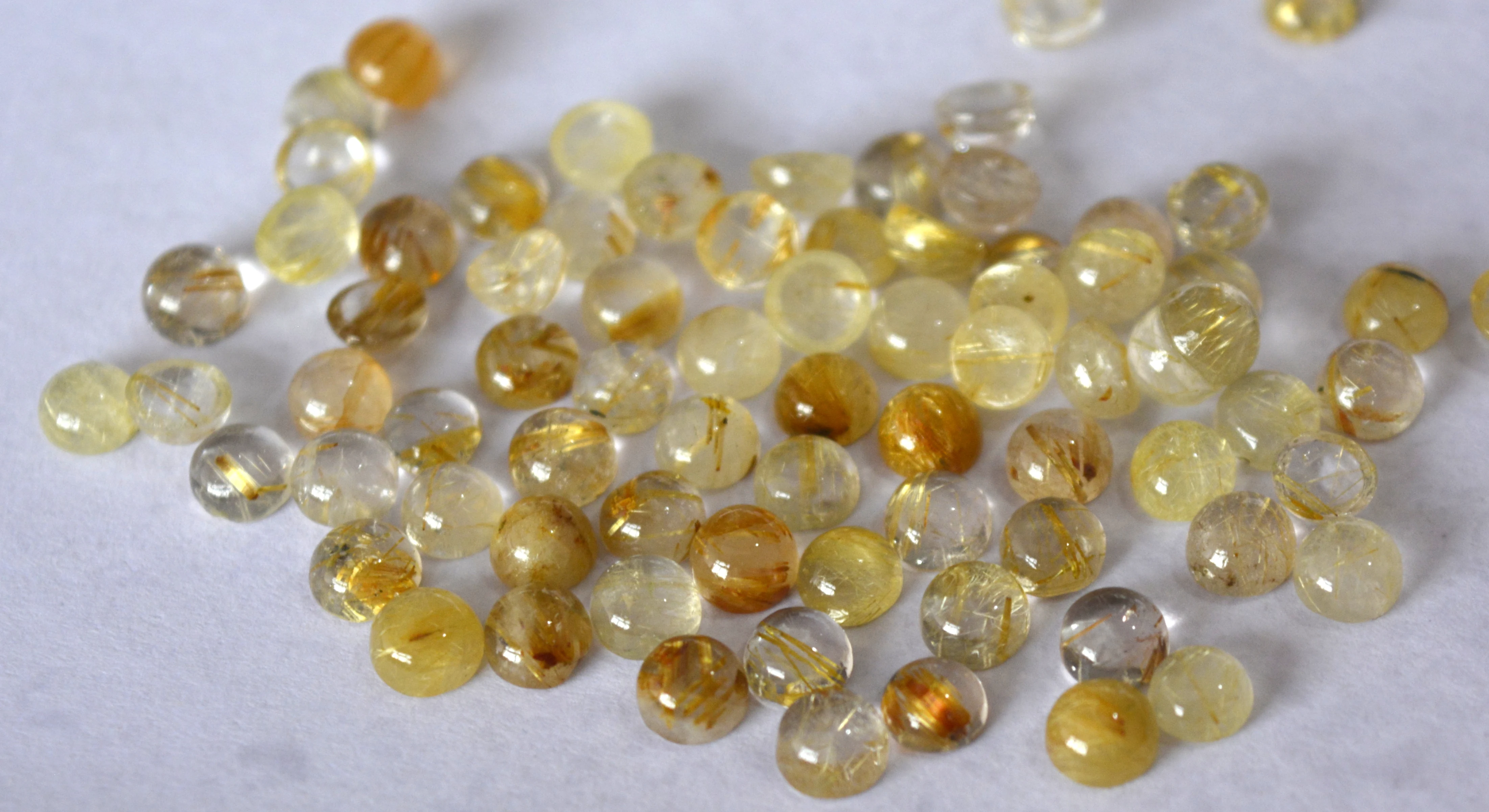 Натуральный Золотой Рутиловый Кварц 4 мм до 8 круглый кабошон-свободный высшего качества