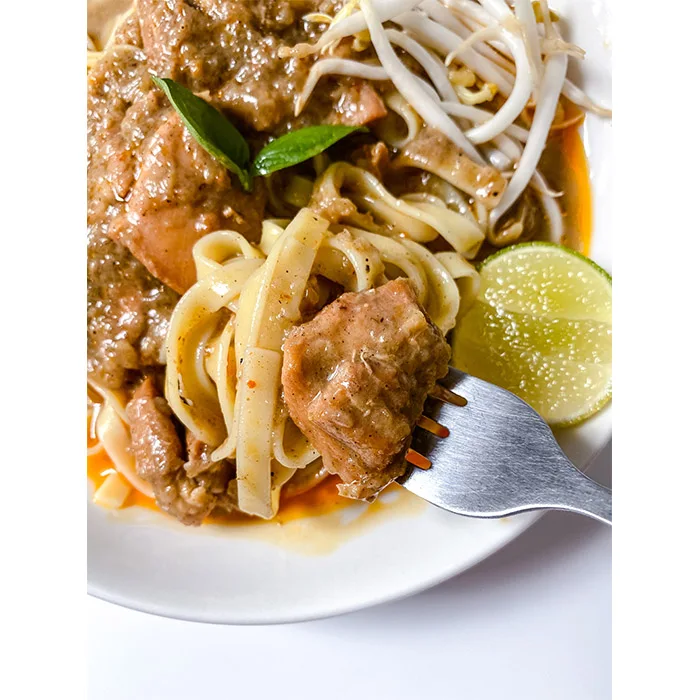 Best Seller Kowsoy Kai Soup Coconut Curry Soup with Chicken  from Thailand