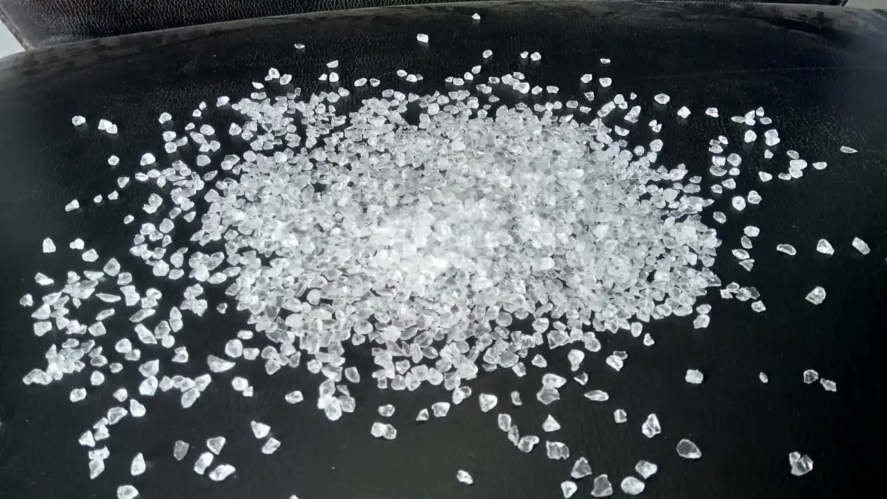 Indian stockist crystal green color recycled crushed stone glass aggregate & chips wholesale price in India