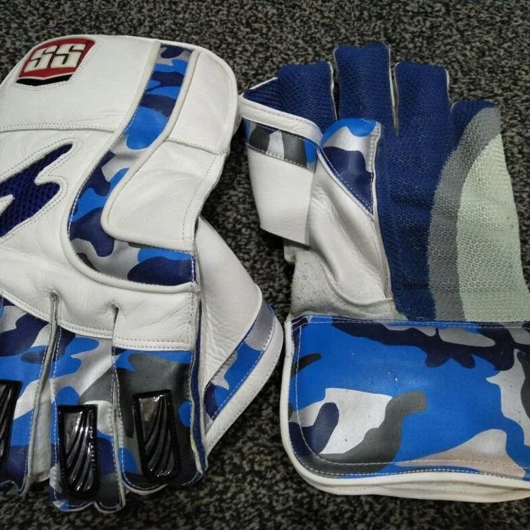 
CRICKET WICKET KEEPING GLOVES 