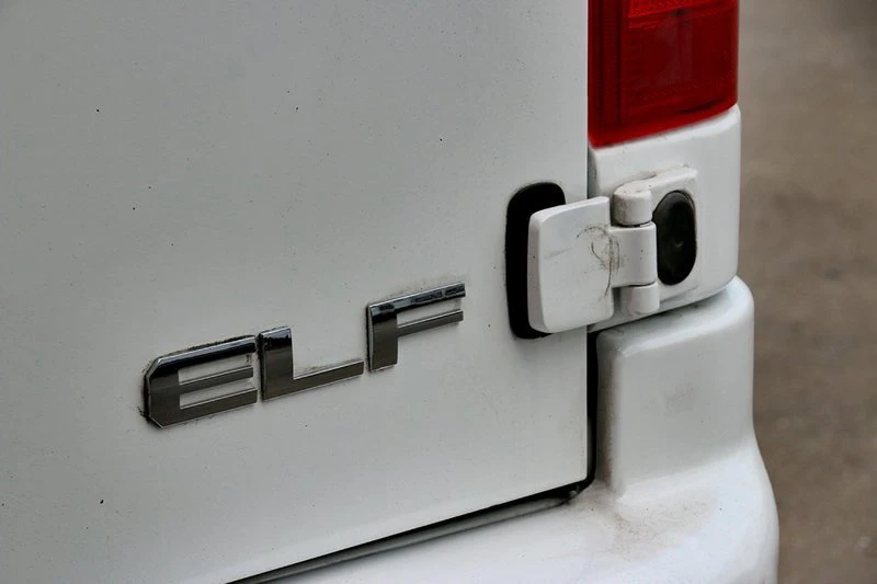 Микроавтобус ISUZU высокой безопасности с 15