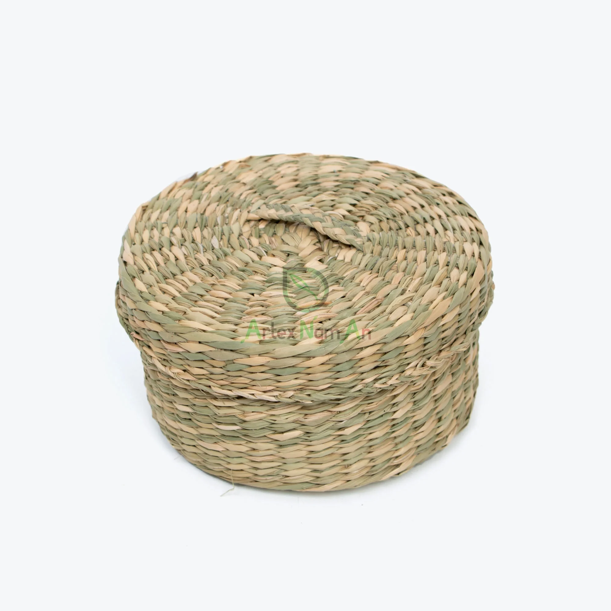 Eco-friendly round seagrass storage box with lid also seagrass holder basket