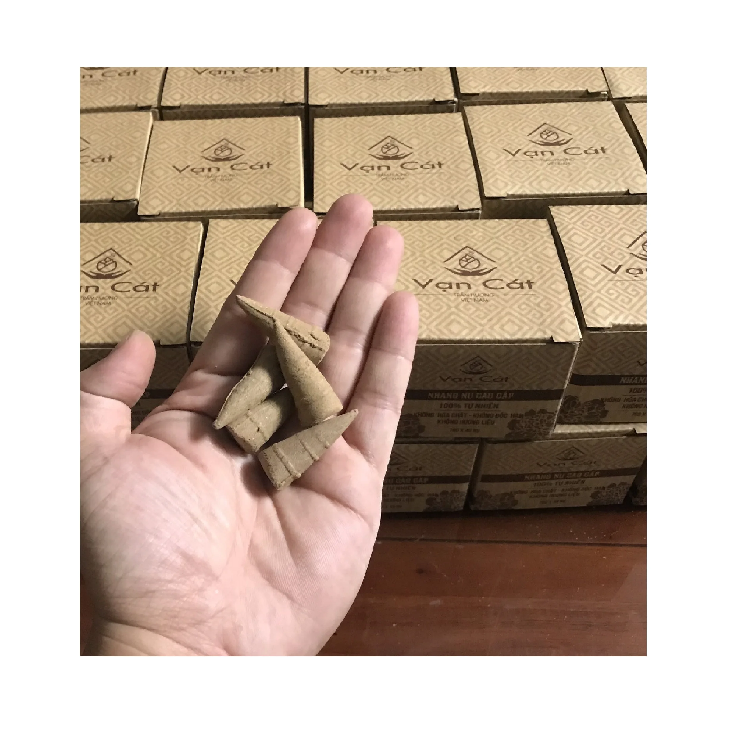Indoor naturally frankincense incense Fortune and Blessing from Vietnam Freshen air aroma Type Cone scent