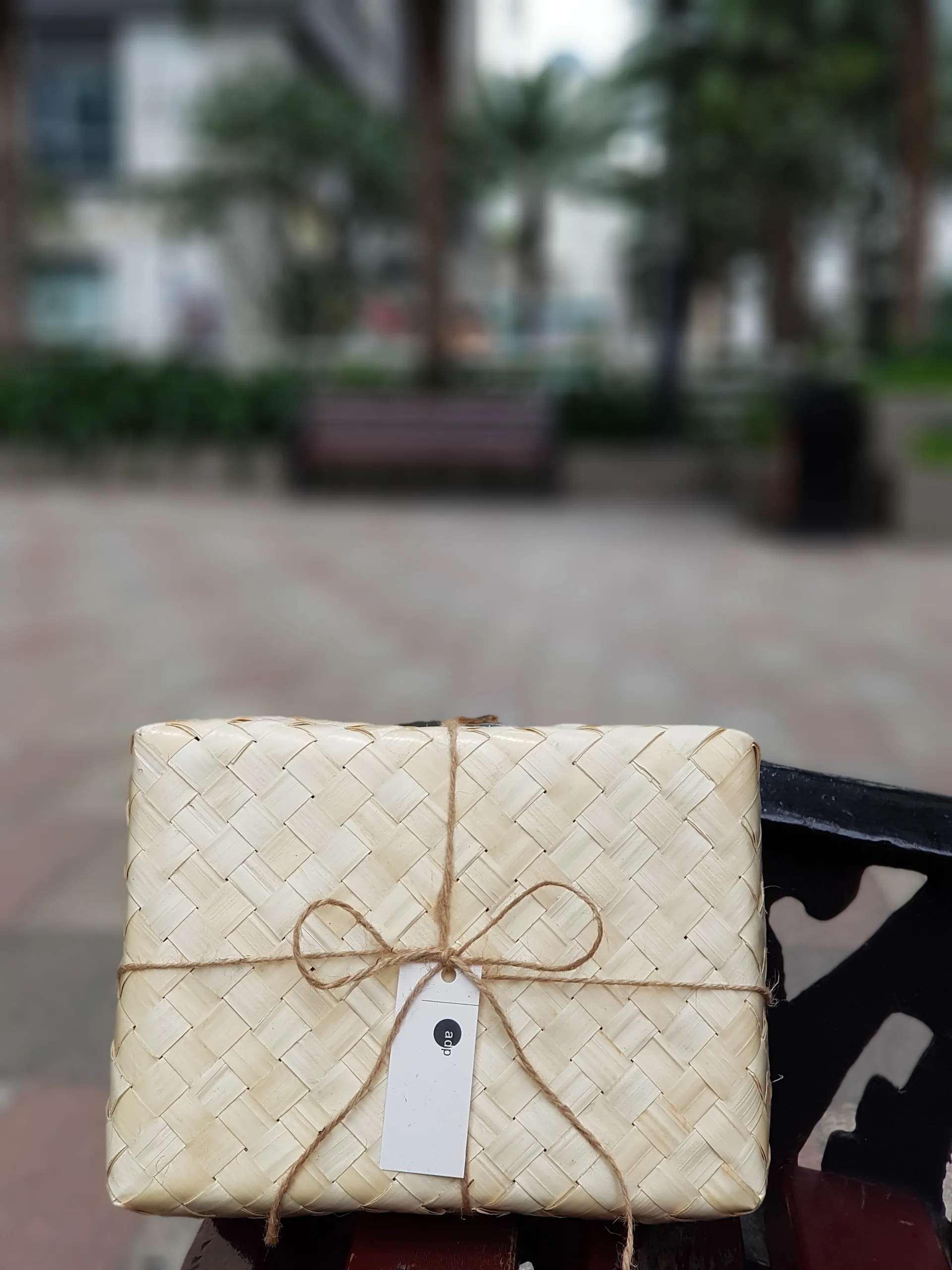 Eco-Friendly White Small Packaging Mini Dry Fruit Baby Chocolate Color Black Pink Set Event Watch Ramadan Palm Leaf Gift Box