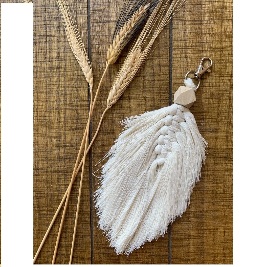 High Quality Boho Decor Feather Keychain Soft Cotton Natural Macrame Handicrafts Metal Keychain Accessories for Gifts
