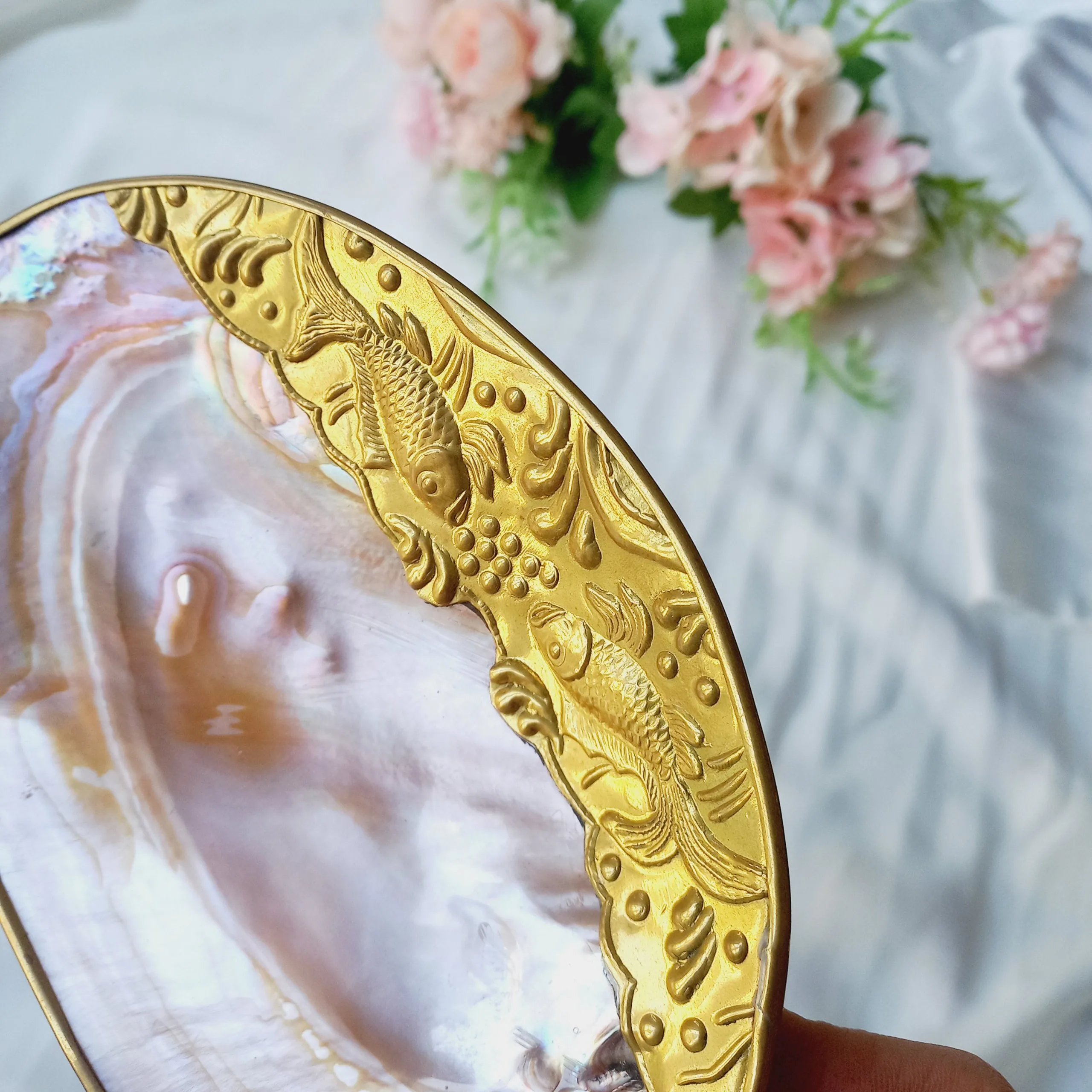 Caviar Shell Plate Natural Shell Coastal Beach House Table Decor Caviar Dish Seashell Mother of Pearl From Vietnam