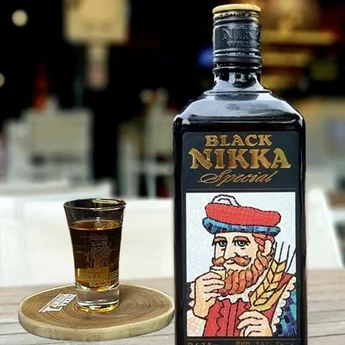 Nicely Balanced 720ml Special Whisky Black 42% with Dark Chocolate Notes Vanilla Nose Creamy Medium Long Finish