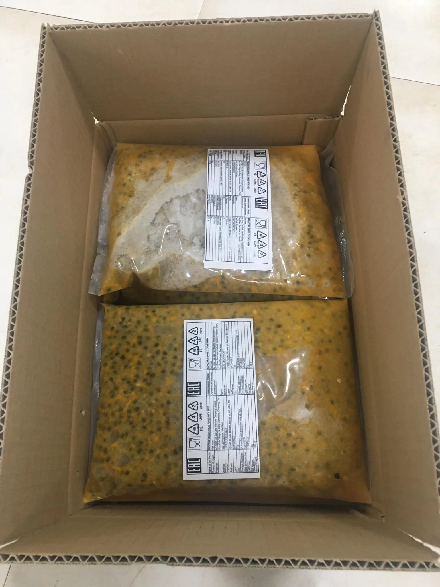 Vietnamese Frozen Passion Fruit juice is a tropical fruit rich in nutrients, processed into a drink to help purify the body.