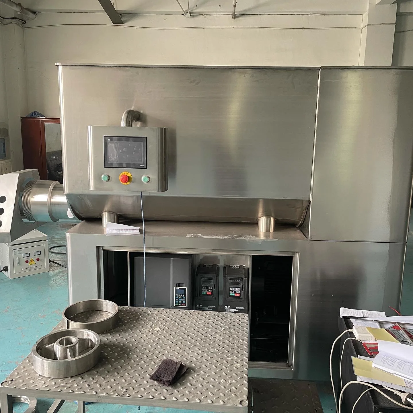 MEAT GRINDER C250G-B Full range C series meat grinder bring different models to suit any size Of meat products busi