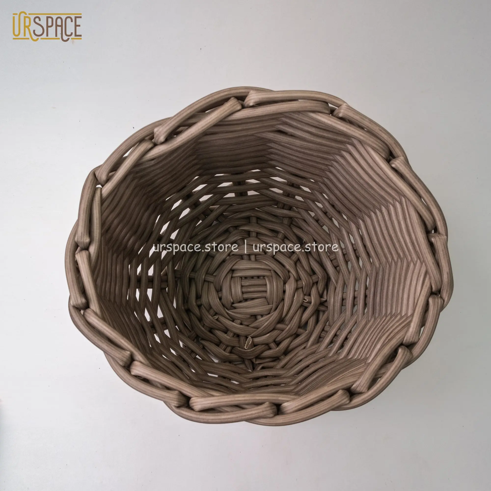 Wholesale ODM/OEM price feature service factory wicker storage baskets Single Resin Small Round Basket With Handle from Vietnam