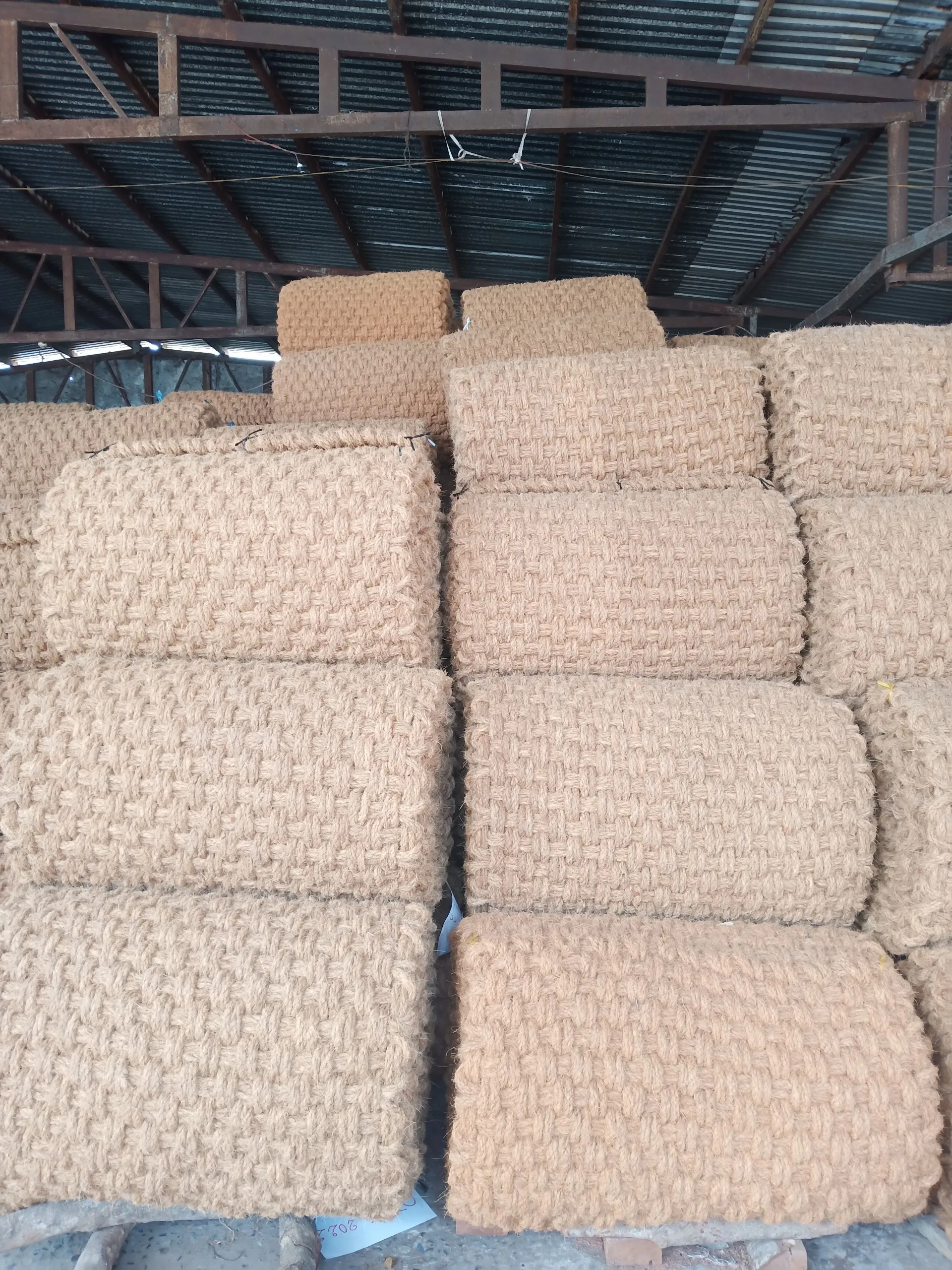 Wholesale 2022 Coconut coir matting roll from Vietnam for outdoor paving with factory price Custom size, thickness 100% natural