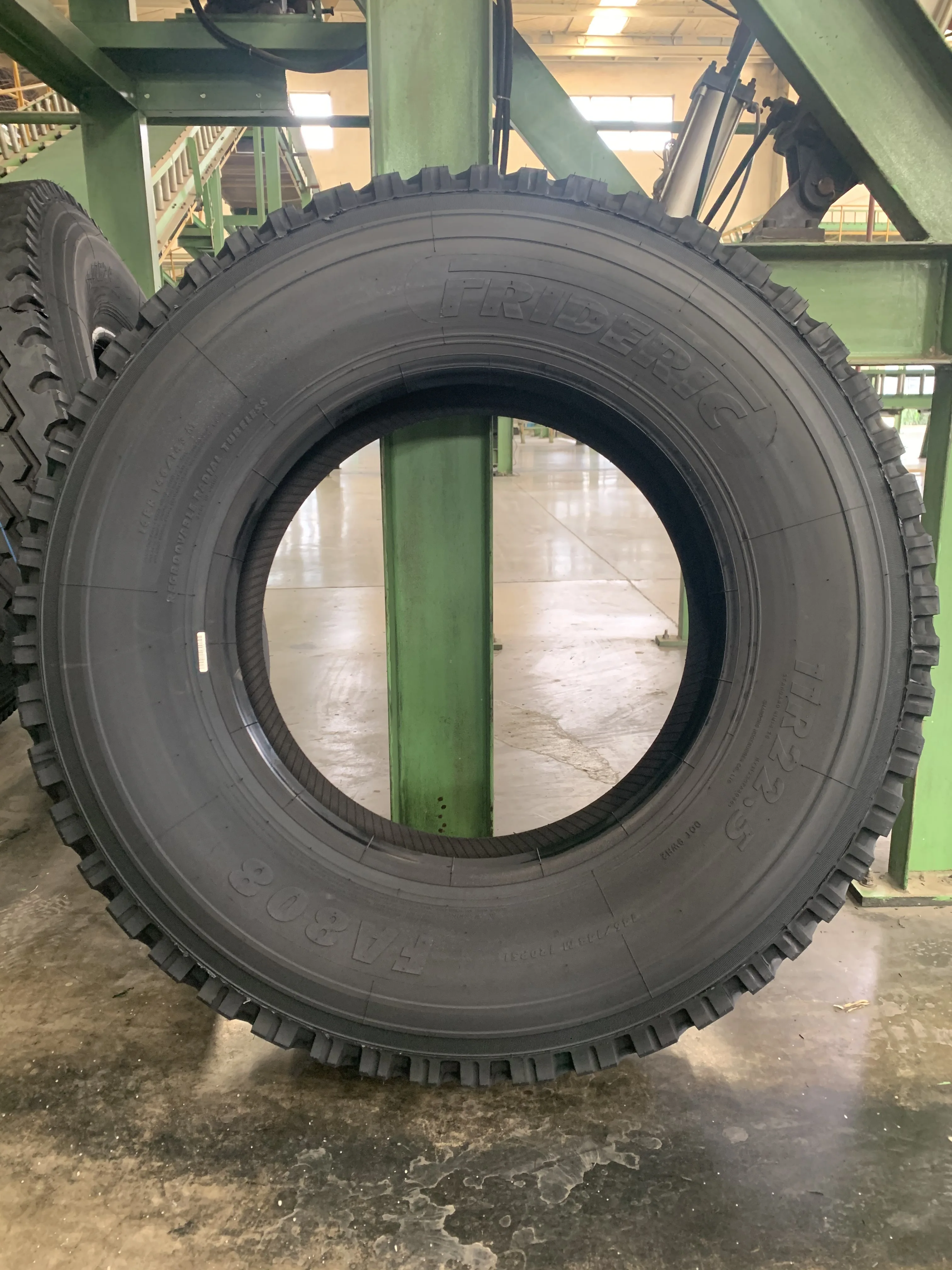 Шины для полугрузовиков 295/75/22.5 295/75R22.5 11R24.5 11R22.5 фридерные грузовые шины