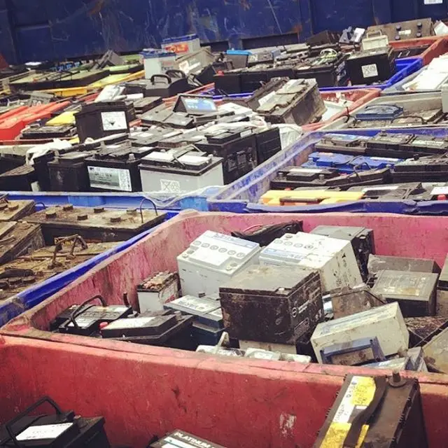 DRAINED LEAD ACID BATTERY SCRAP