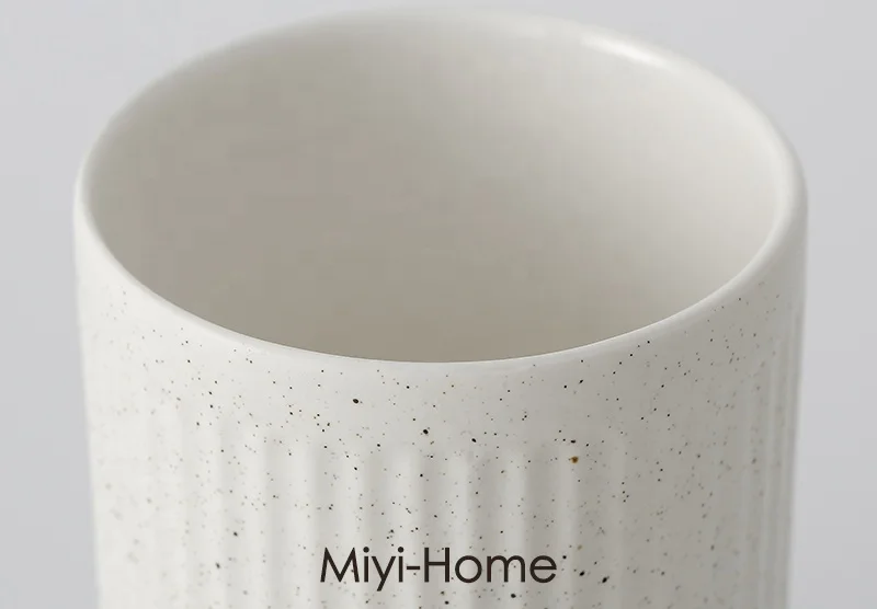 Chinese manufacturers wholesale simple Nordic style porcelain 4-piece set of ceramic bathroom accessories set