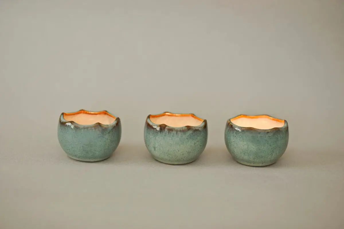 Керамический подсвечник в виде яичной скорлупы ручной работы светло-голубого цвета набор из 4 шт.