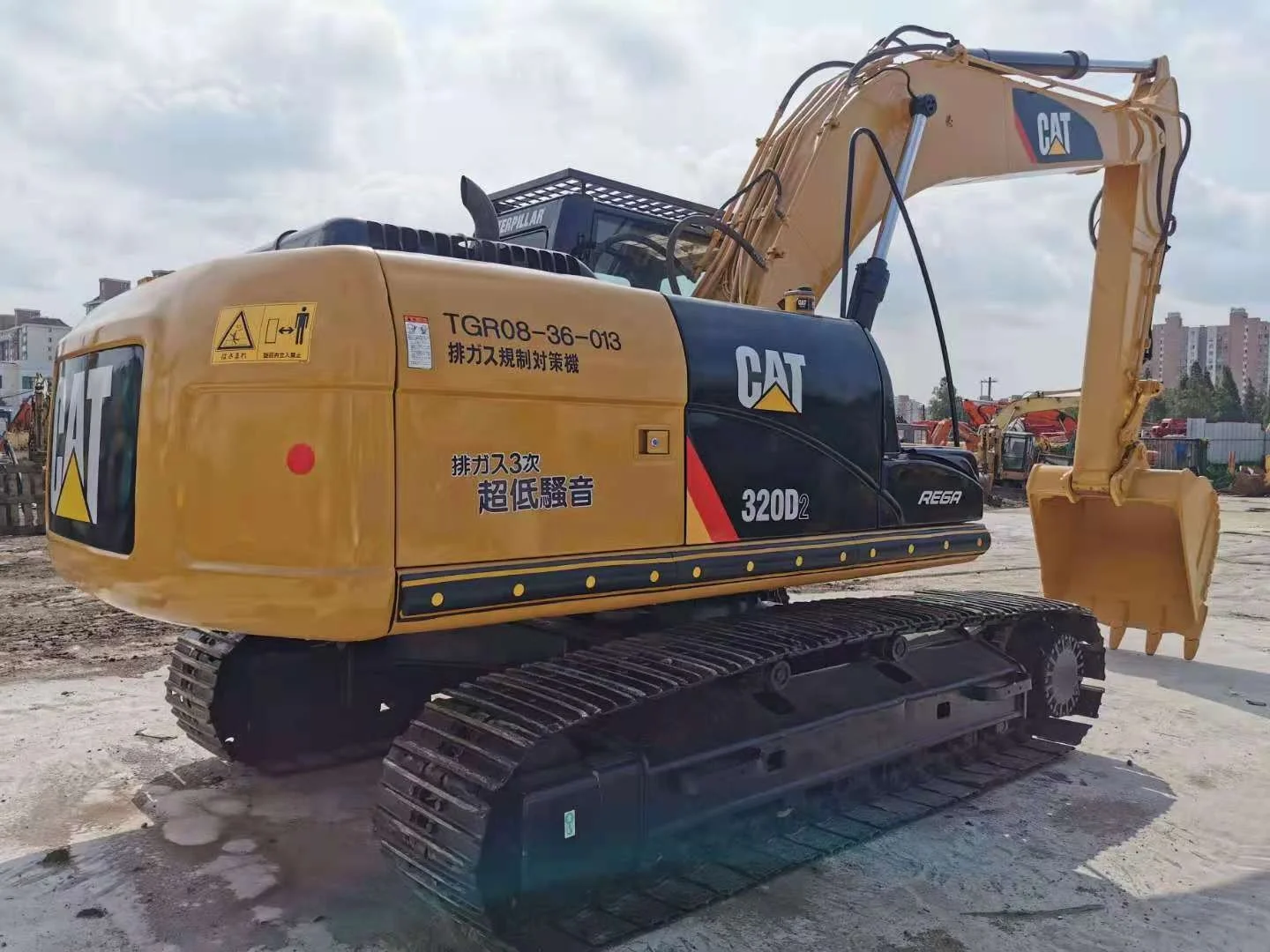 Б/у строительный гусеничный экскаватор 320D CAT 320B 320C 330C