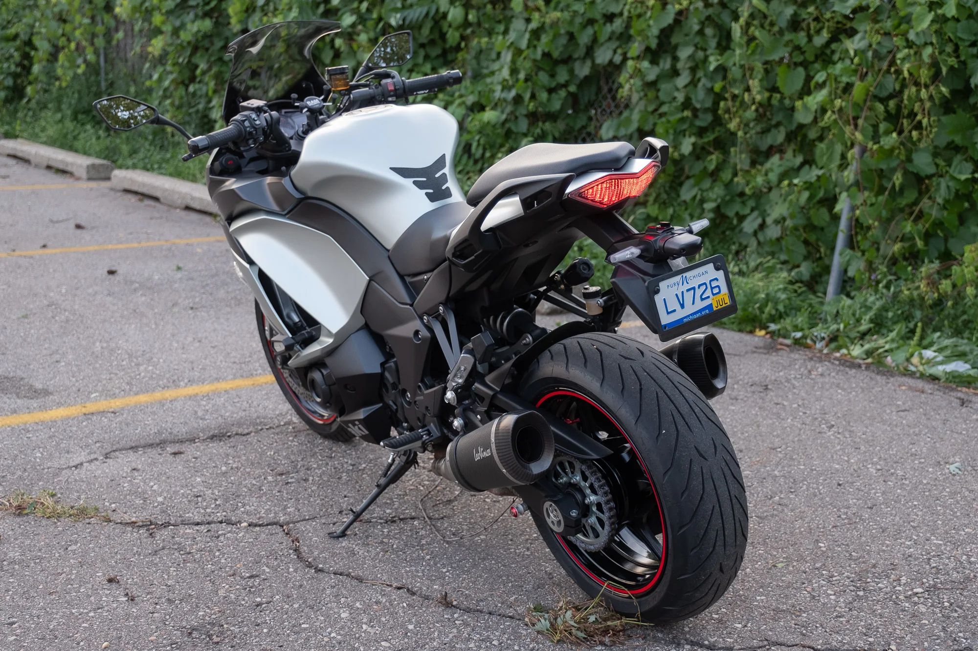 Used /  2014 to 2019 Kawasaki ZX- 1000 bike  Available