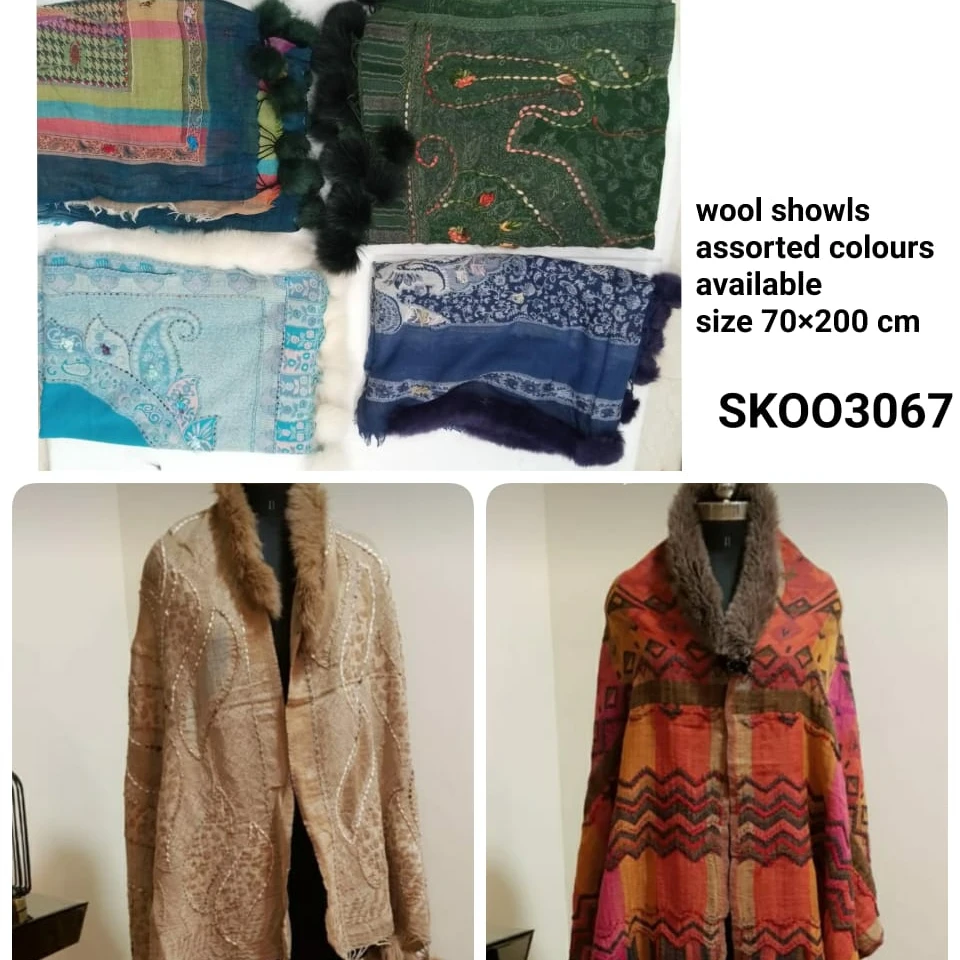 Lady Custom Merino Cashmere Wool Shawl Cape Poncho with Real Fox Fur Collar Winter Handmade Wholesale 100% Wool Poncho Women