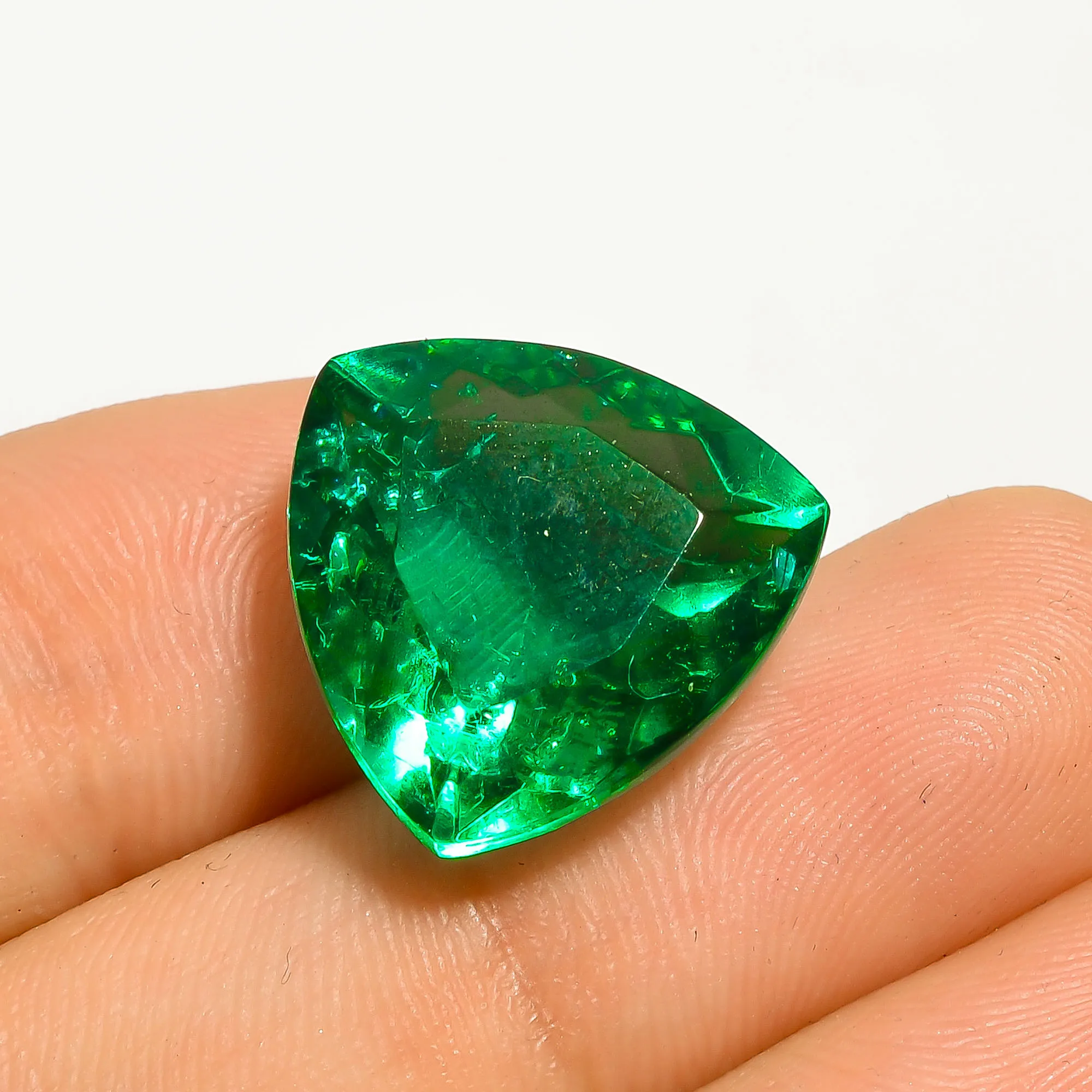 Jewelry new material oval cut vivid VS clarity green lab grown Russian material columbian emerald rough
