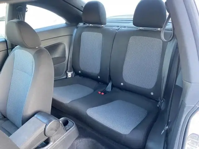 2019 VOLKSWAGEN BEETLE S