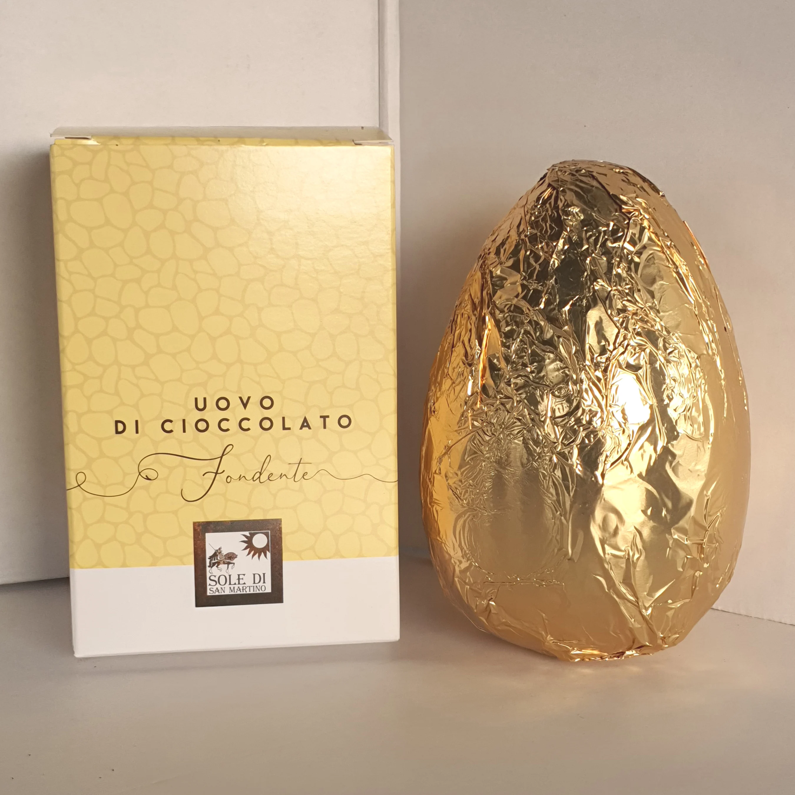 Italian PREMIUM 150 g dark chocolate egg with surprise gift inside