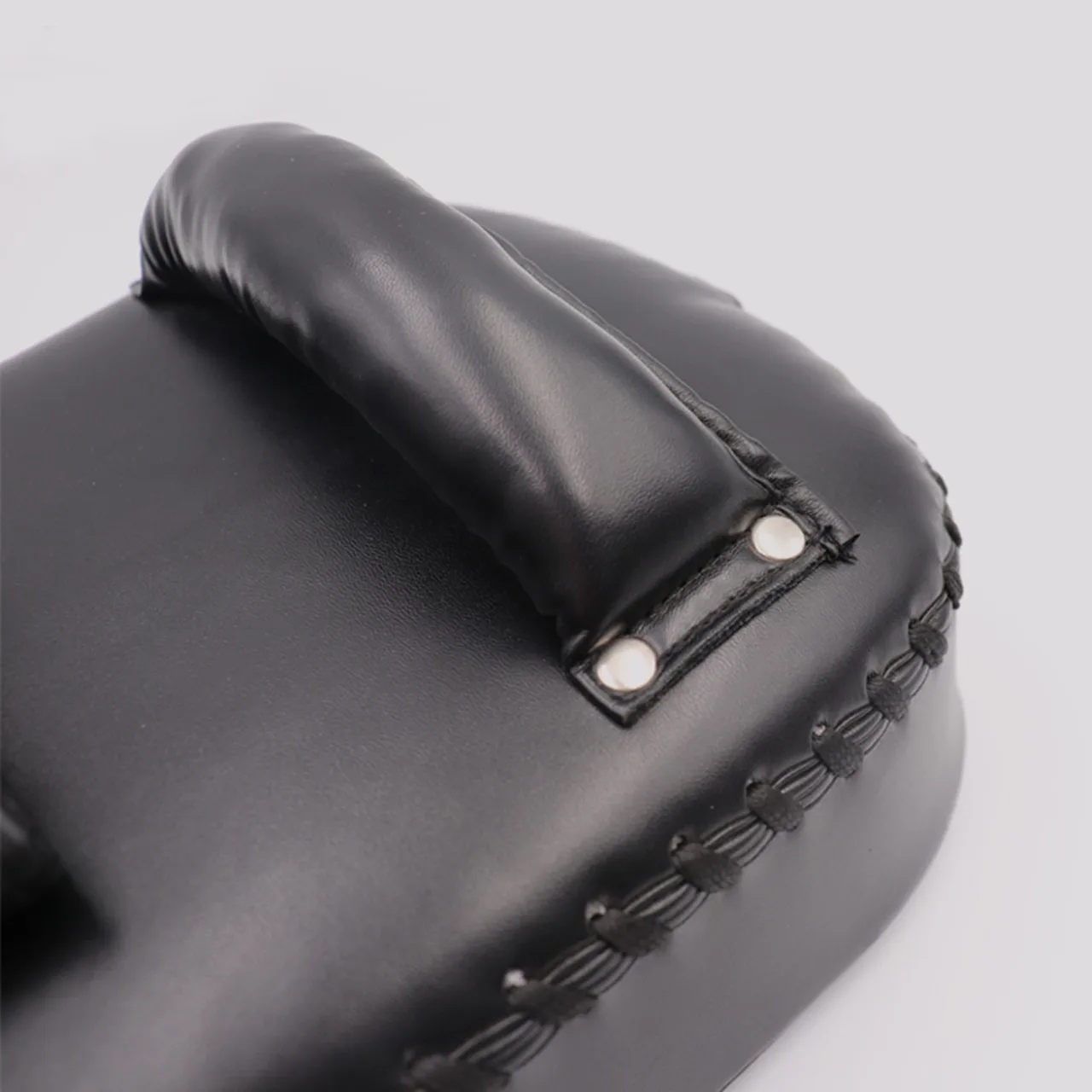 Curved Arm Kick Boxing Training Pad MMA Focus Punch Shield Kicking Muay Thai Kickpad for Martial Arts and Kickboxing