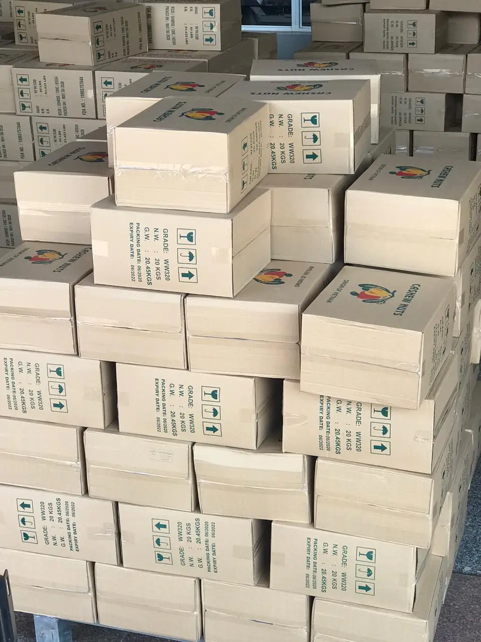 Cashew Kernels WW180 WW240 WW320 Big Nut Best Quality Mixed Spices Cashew Machined Process Whatsapp 84989042853