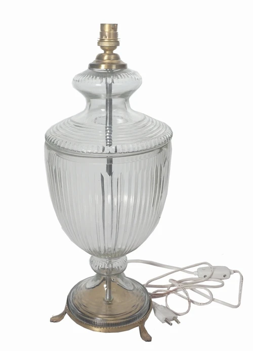 BRASS DECORATIVE STYLISH LADY TABLE LAMP