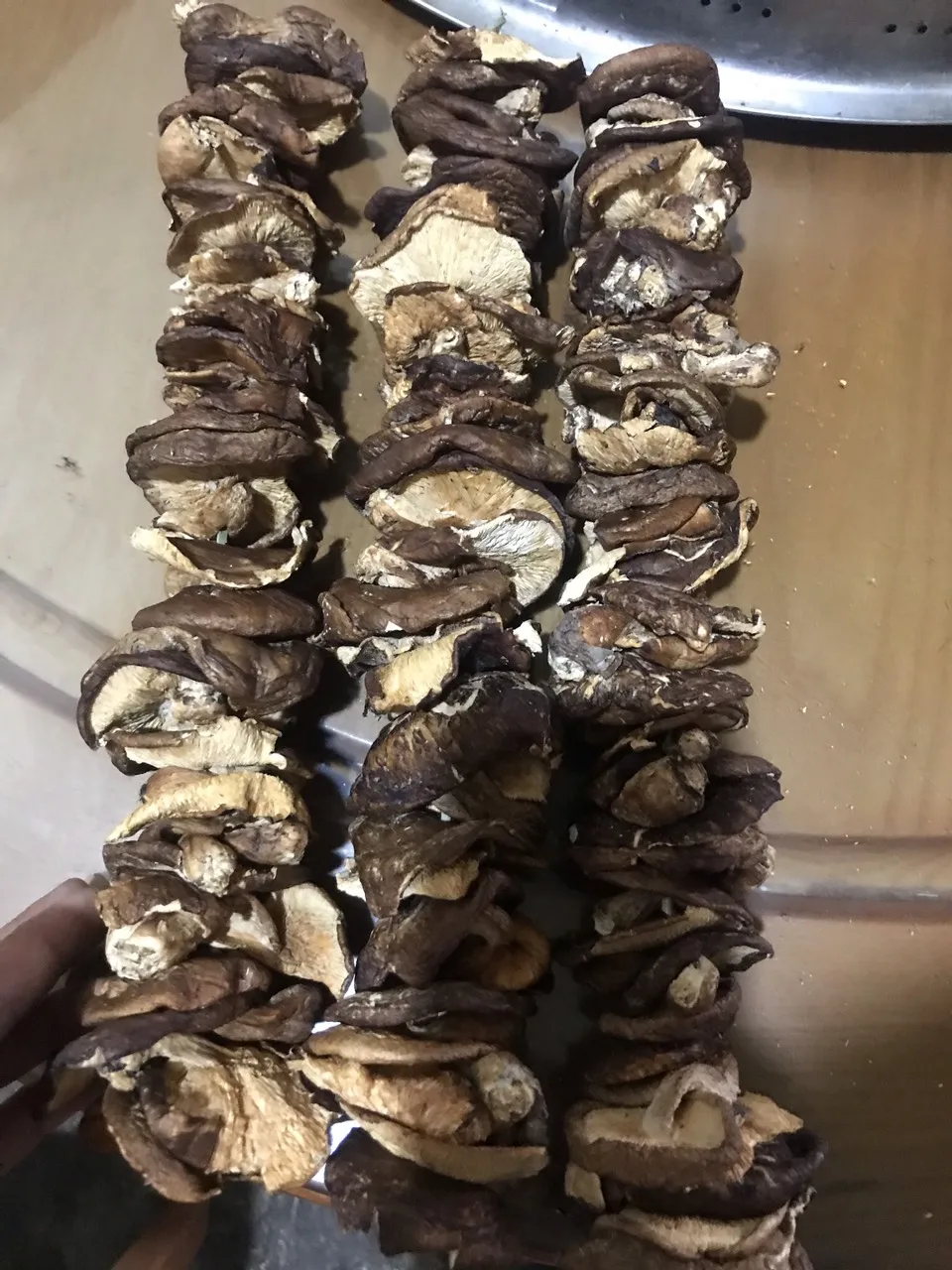 Wholesale Price New Crop Hot Sale Vietnamese Shitake Mushroom  High Quality Dried Shitake Mushroom Organic Dried Food 2021